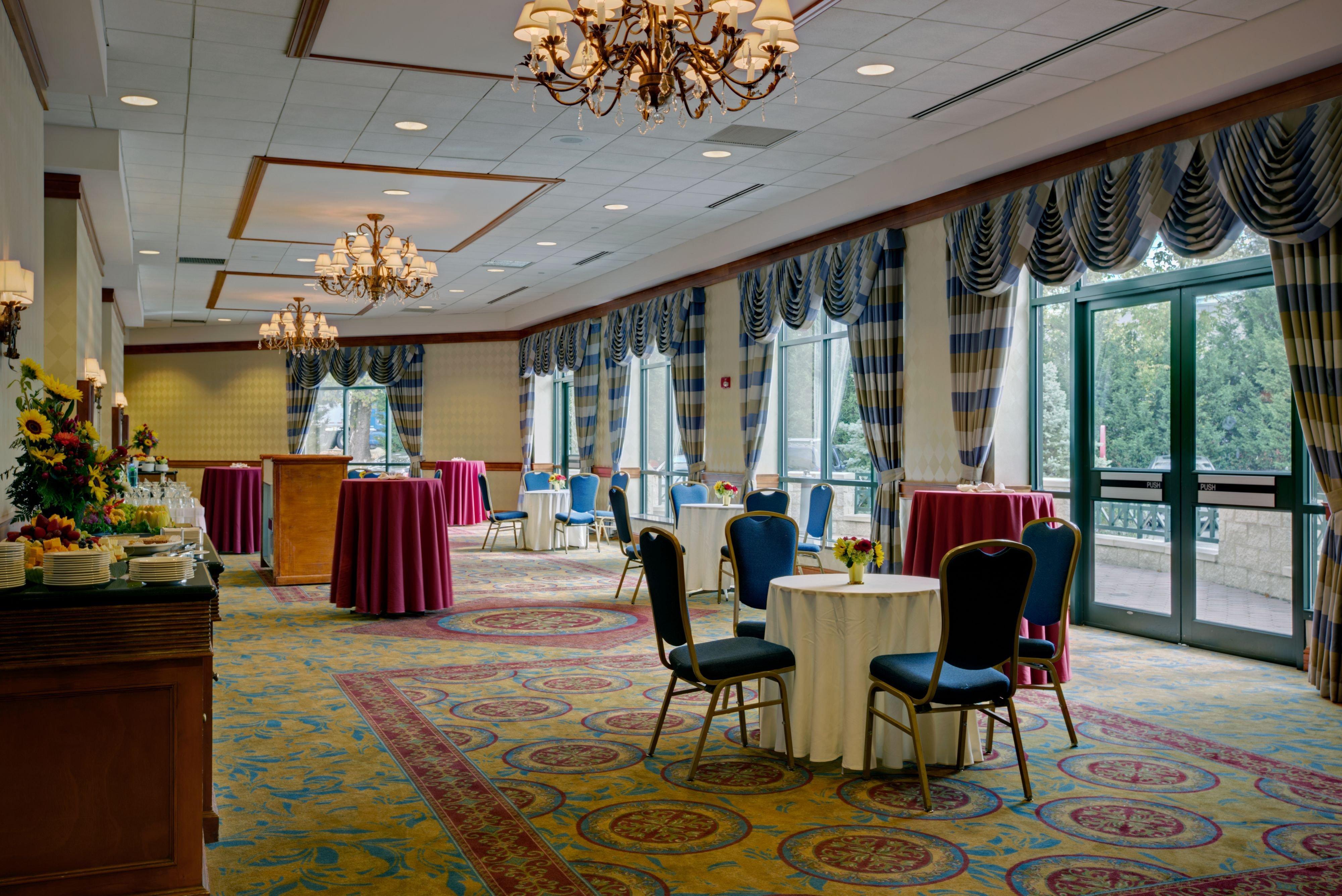 Crowne Plaza Philadelphia King Of Prussia Hotel Bagian luar foto