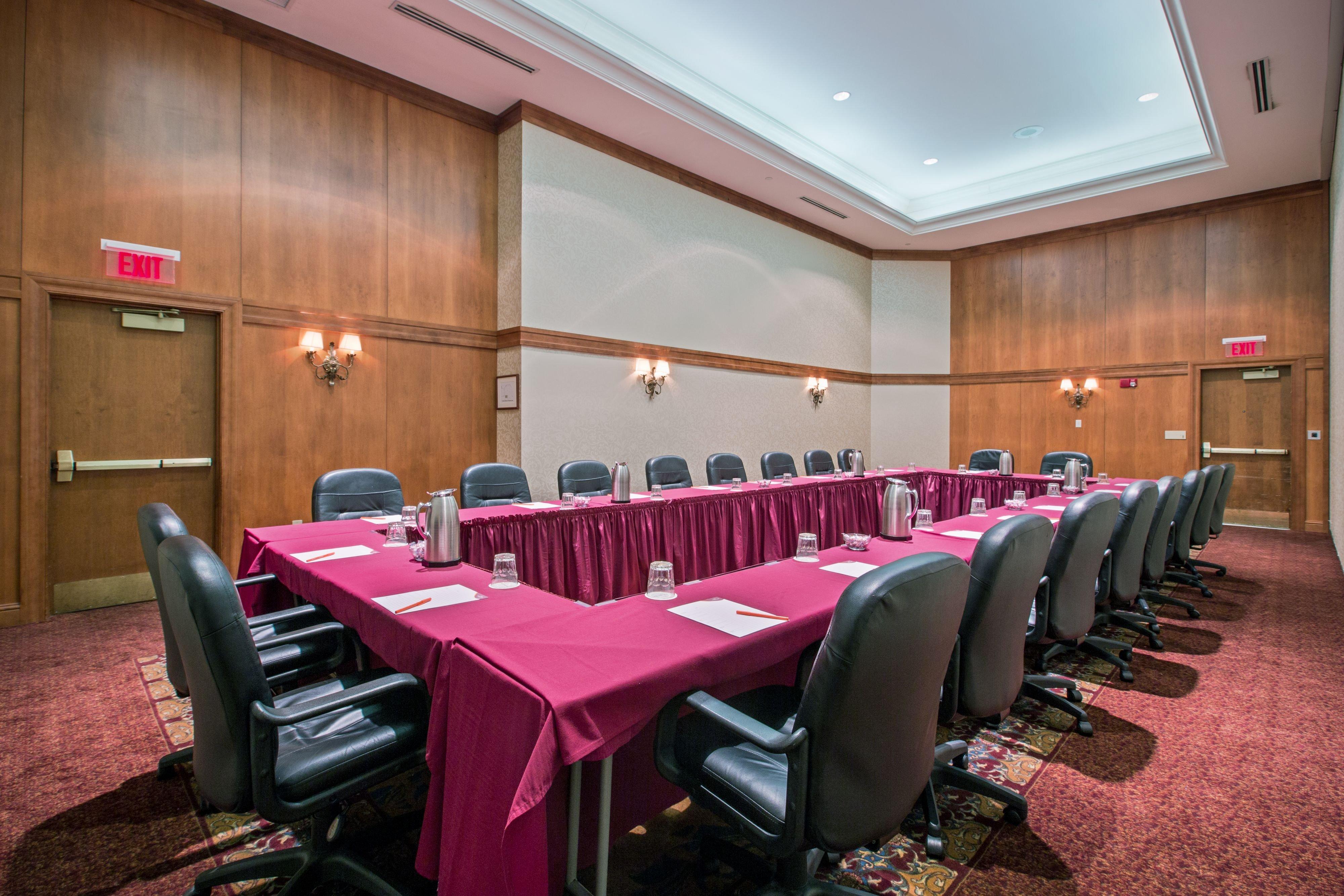 Crowne Plaza Philadelphia King Of Prussia Hotel Bagian luar foto